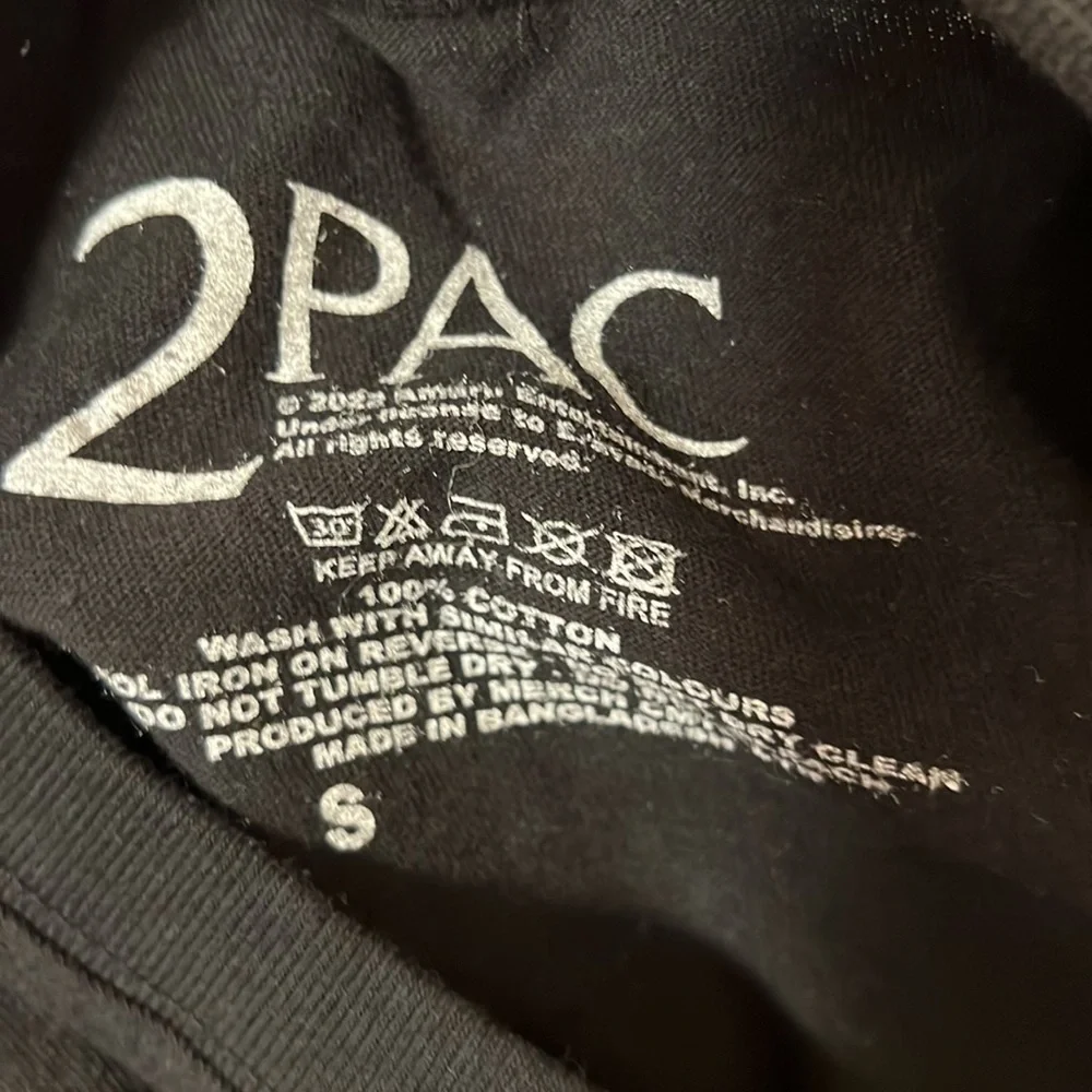 VTG - 2pac T- Shirt - Adult Small - All Eyes On Me - Like New - Picture 3 of 3